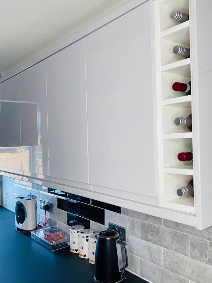 Bright, Spacious, Modern Interior Decor 2 Bedrooms With Amazing Views Londra